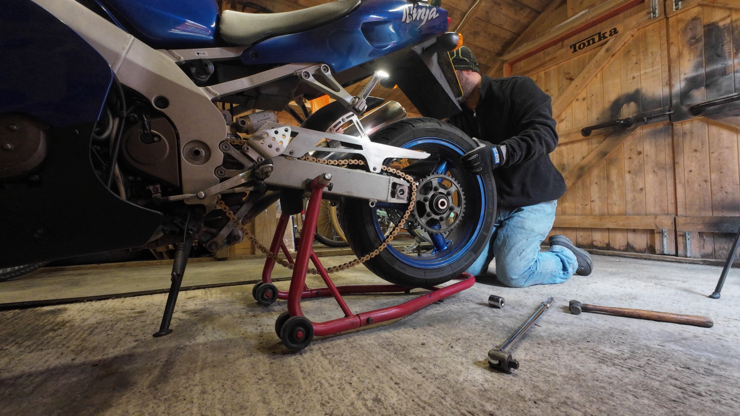 Lora The ZX-9R 💞 | Bearing Nightmares | 1998 ZX-9R Rear Wheel and Sprocket Carrier Bearing Change